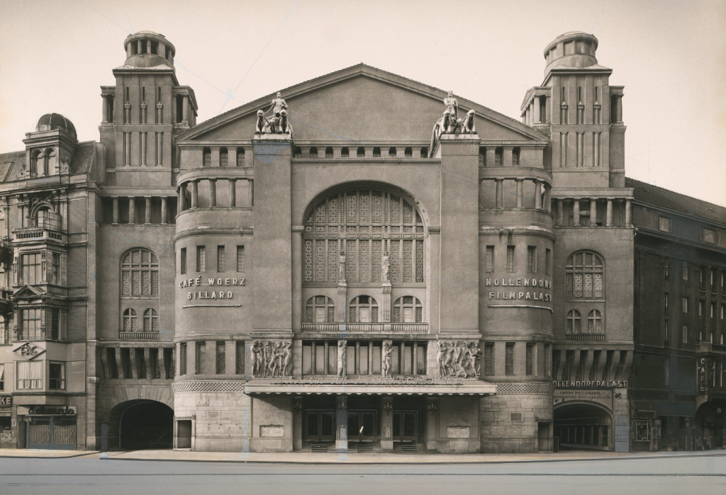 The Theater am Nollendorfplatz in the early 1940s. (TU Berlin Architekturmuseum, Inv Nr TBS 044, 10)